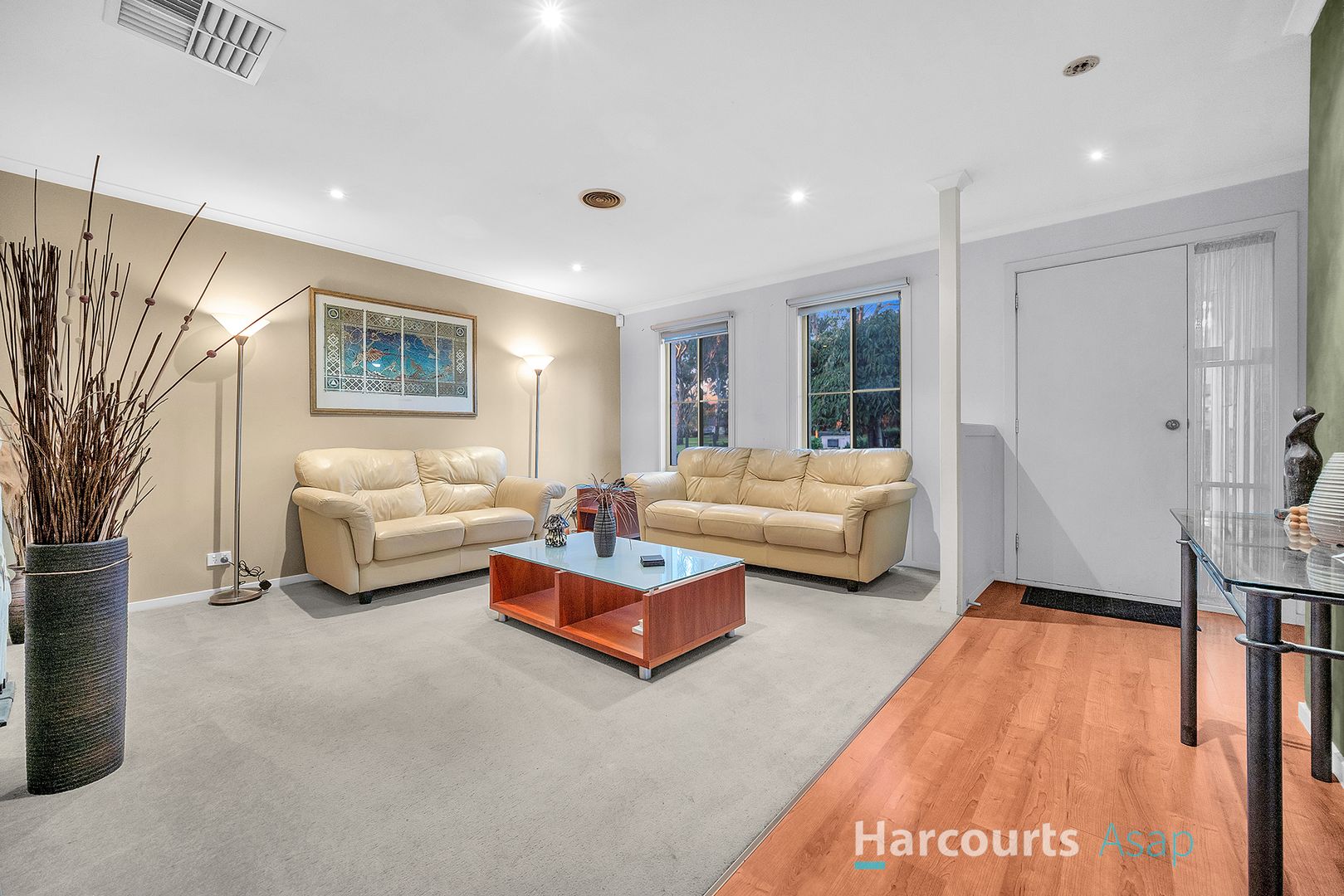 31 Hutchinson Drive, Lynbrook VIC 3975, Image 2