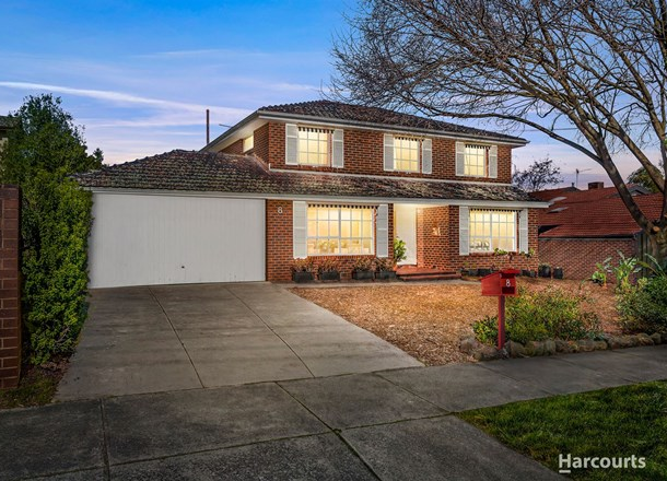 8 Bunker Crescent, Glen Waverley VIC 3150