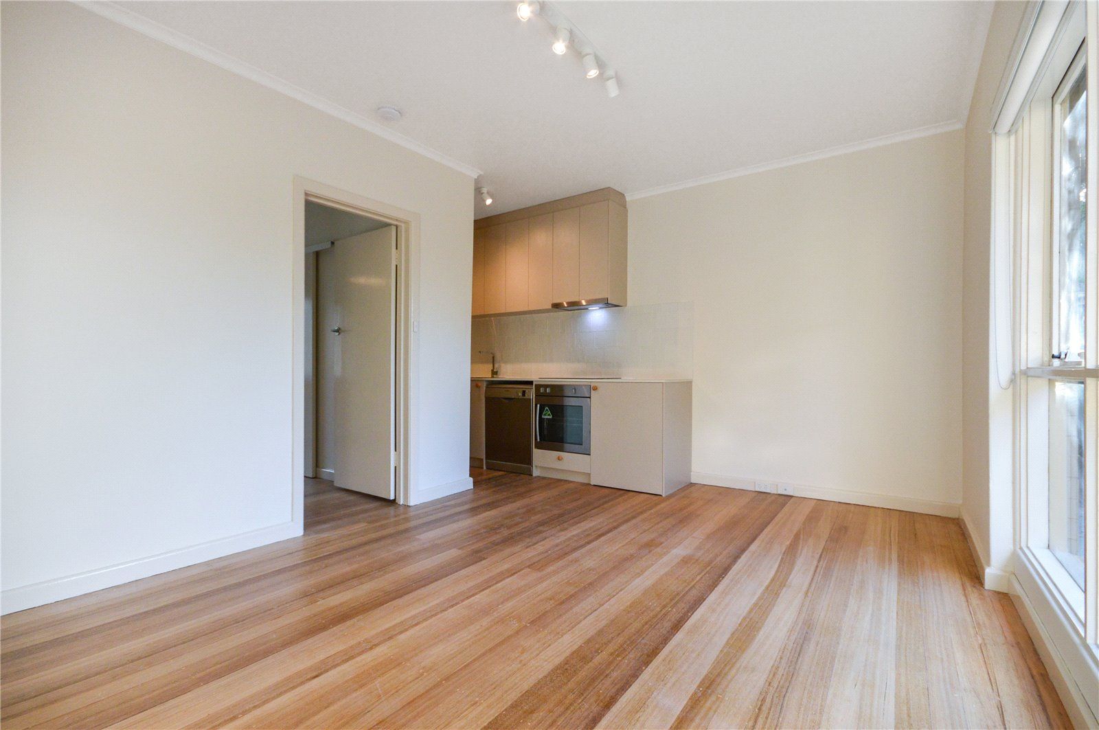 1 bedrooms Apartment / Unit / Flat in 11/6 Edgar Street GLEN IRIS VIC, 3146