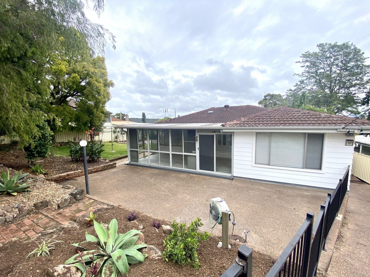 3 bedrooms House in 27 Dent Street NORTH LAMBTON NSW, 2299