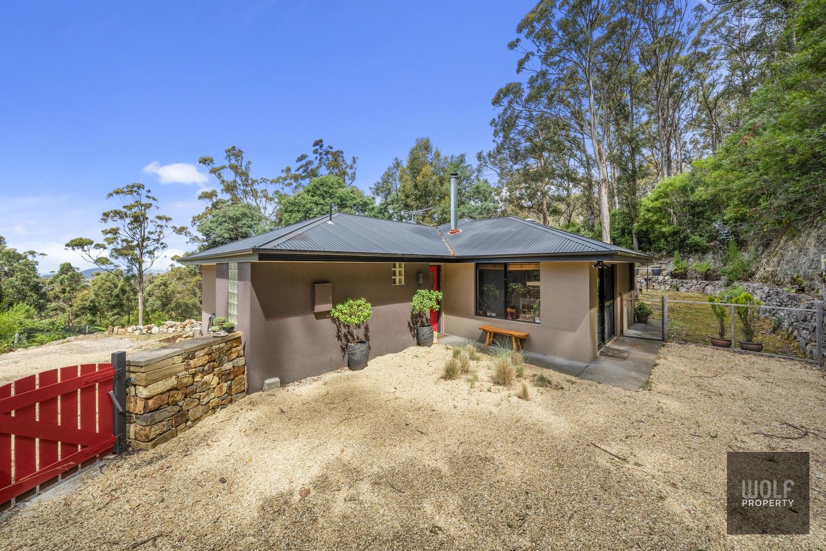 3 bedrooms House in 16 Menuggana Rd FERN TREE TAS, 7054