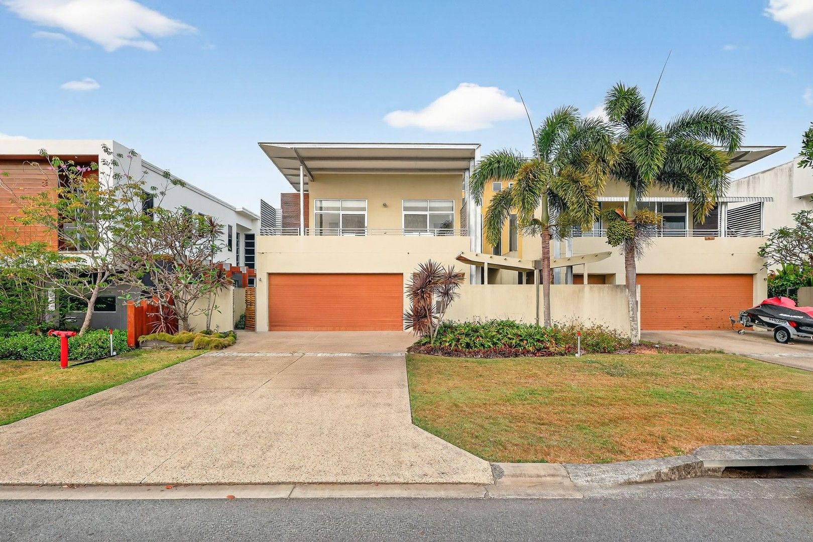 3 bedrooms House in 3033A The Blvd BENOWA QLD, 4217