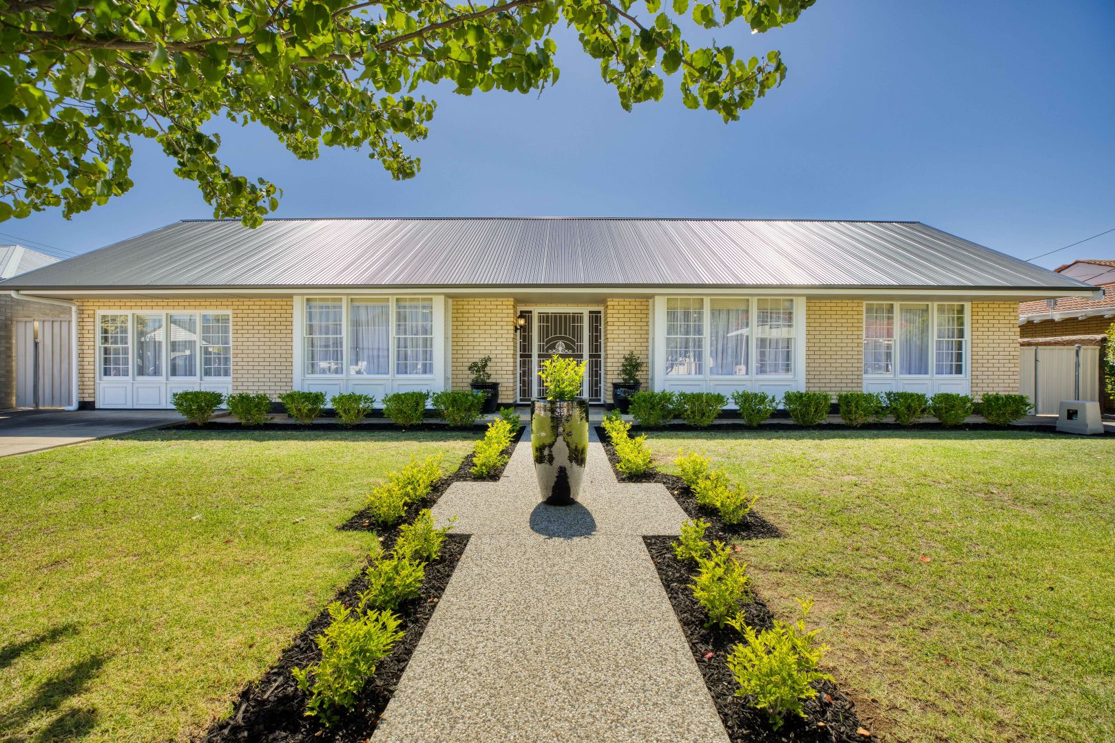 22 Coach House Drive, Novar Garden Property History & Address