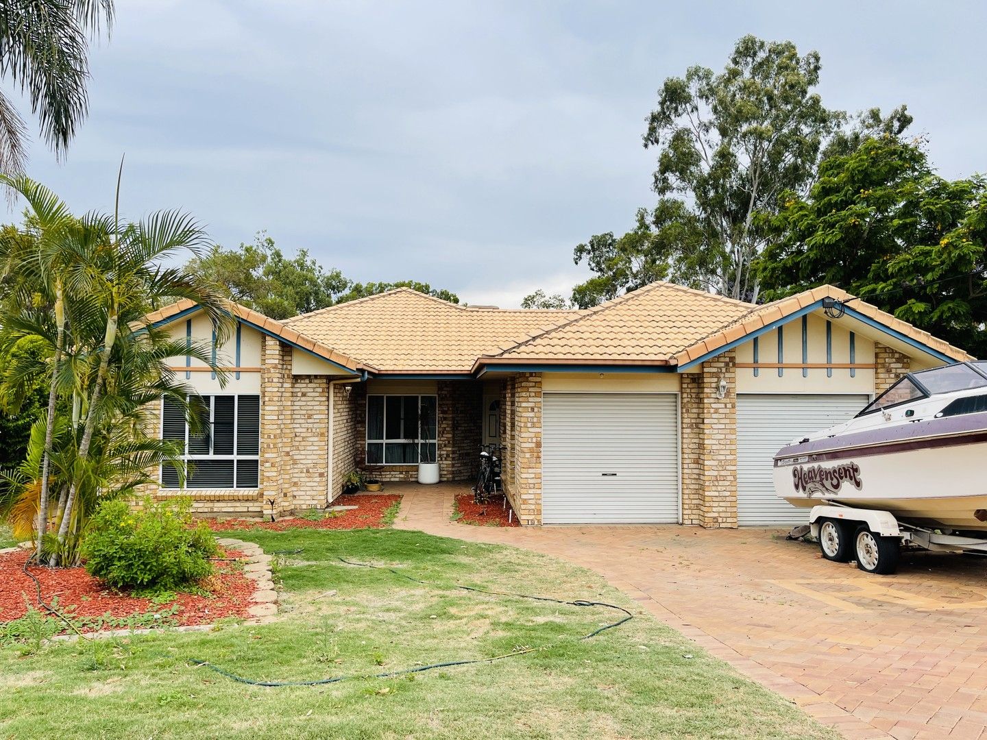 4 bedrooms House in 43 Belyando Avenue MORANBAH QLD, 4744