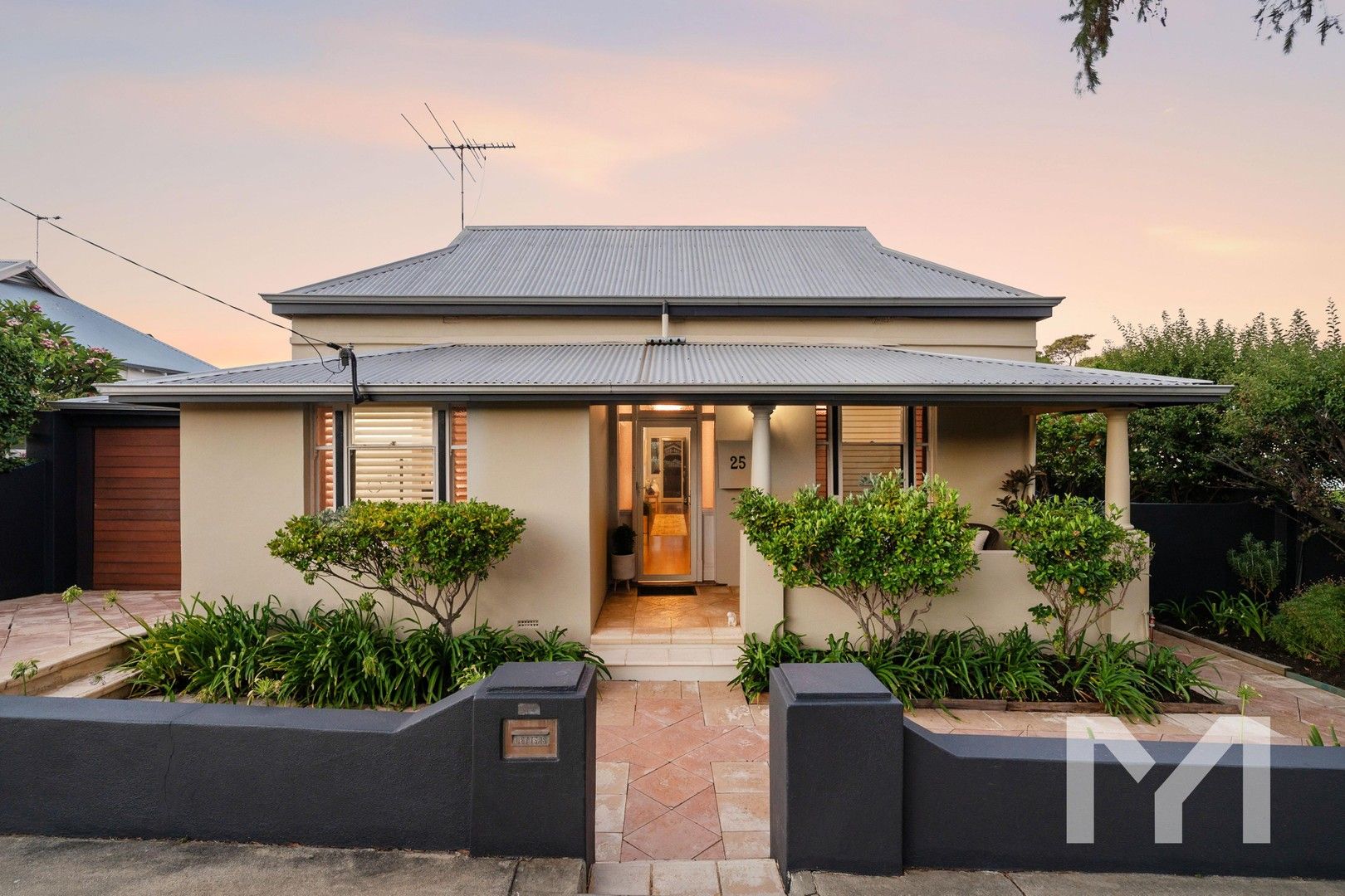 3 bedrooms House in 25A Solomon Street PALMYRA WA, 6157