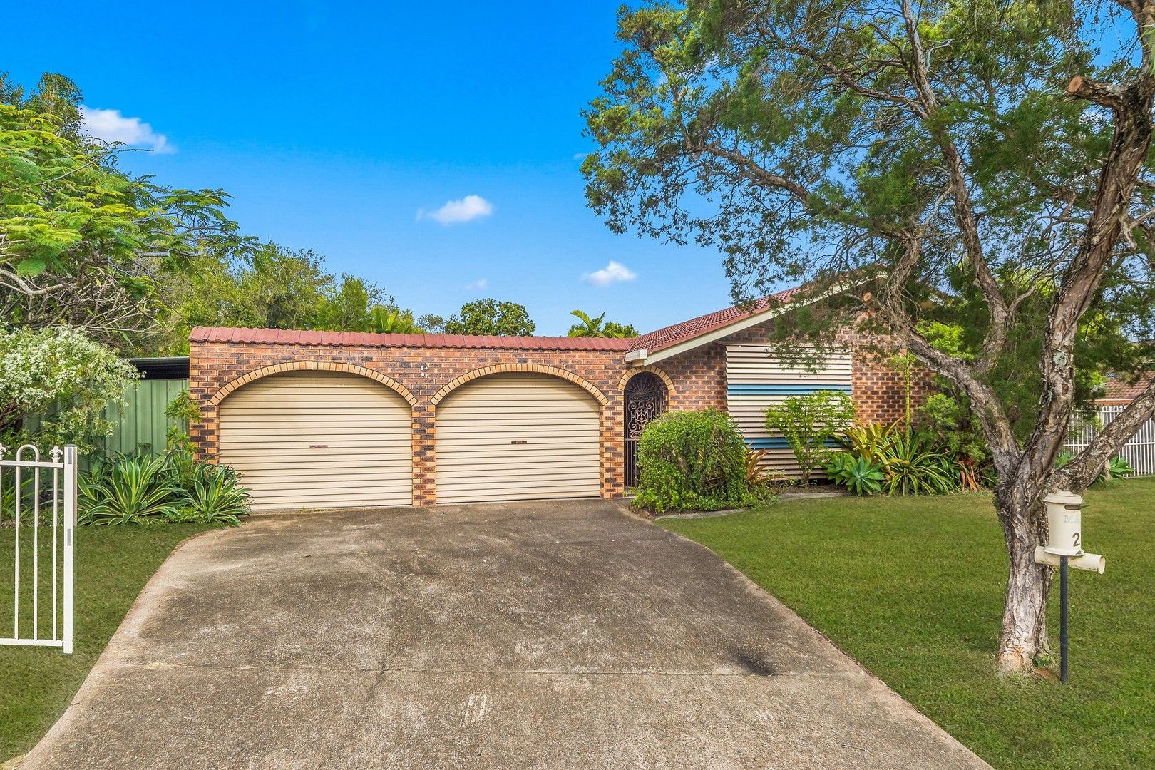 2 Lindisfarne Street, Carindale QLD 4152 House For Rent Domain