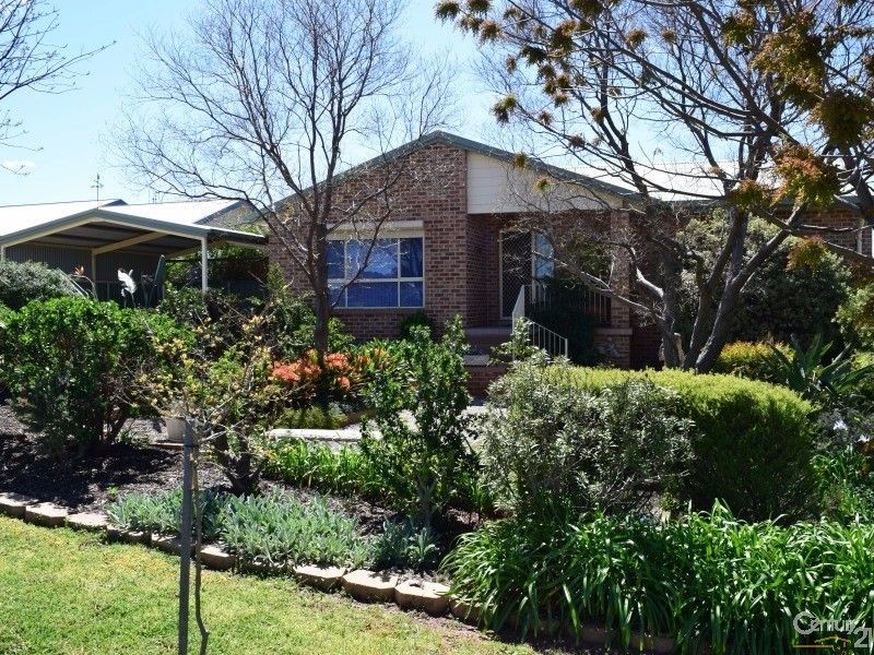 16 Vaucluse Place, Parkes NSW 2870, Image 0