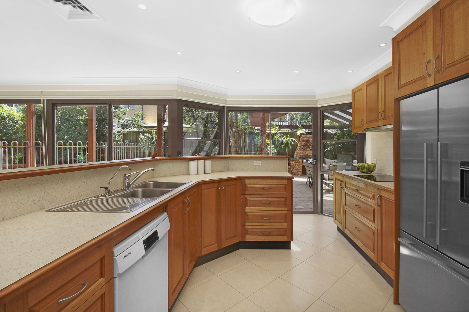 4 Kavenagh Close, Prairiewood NSW 2176, Image 2