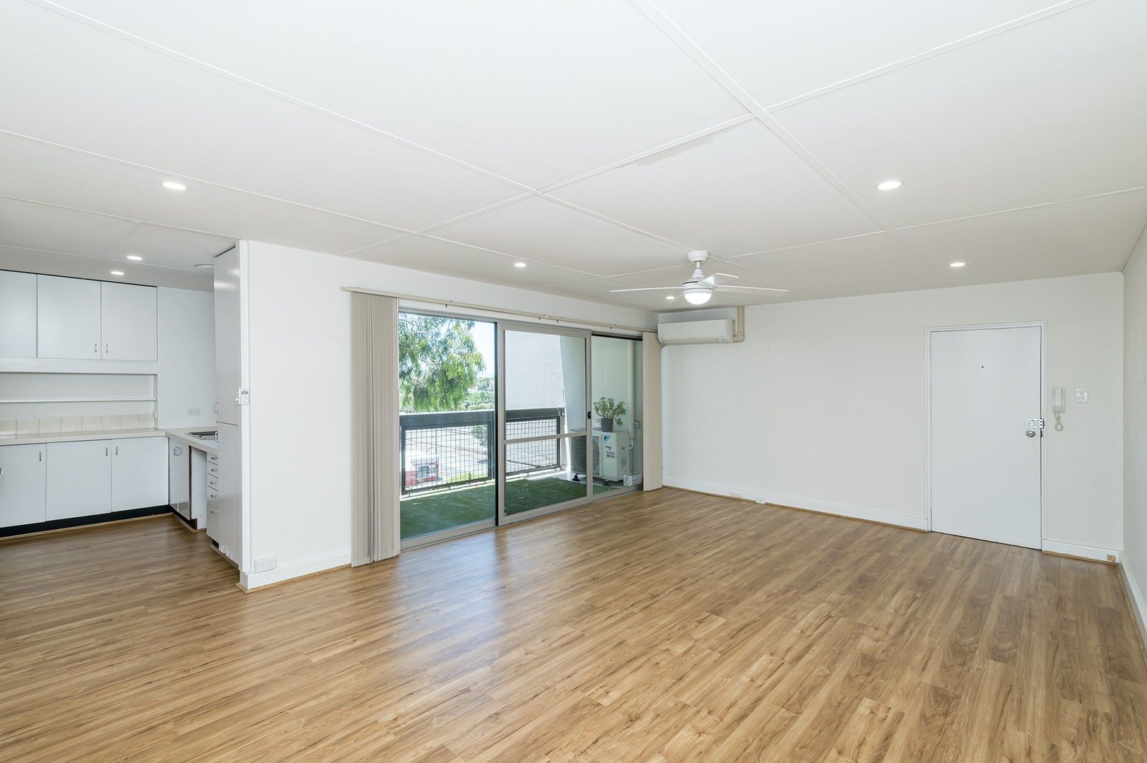 2 bedrooms Apartment / Unit / Flat in 29/169 Railway Parade MOUNT LAWLEY WA, 6050