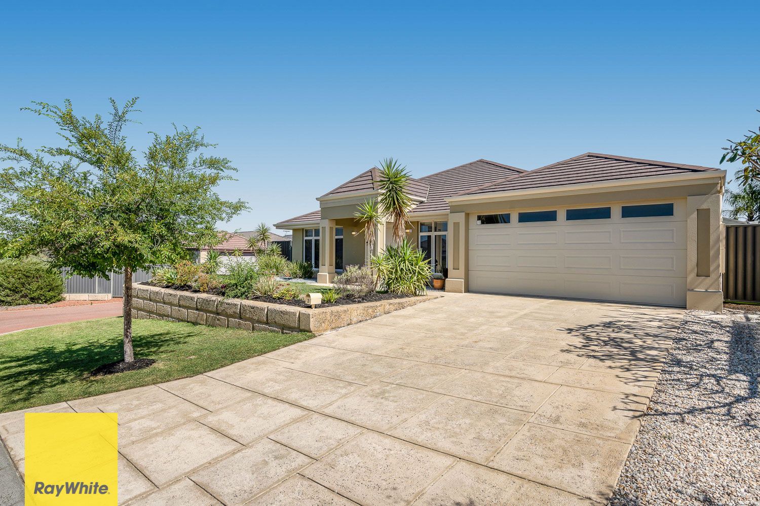 4 bedrooms House in 3 Artemis Elbow AVELEY WA, 6069