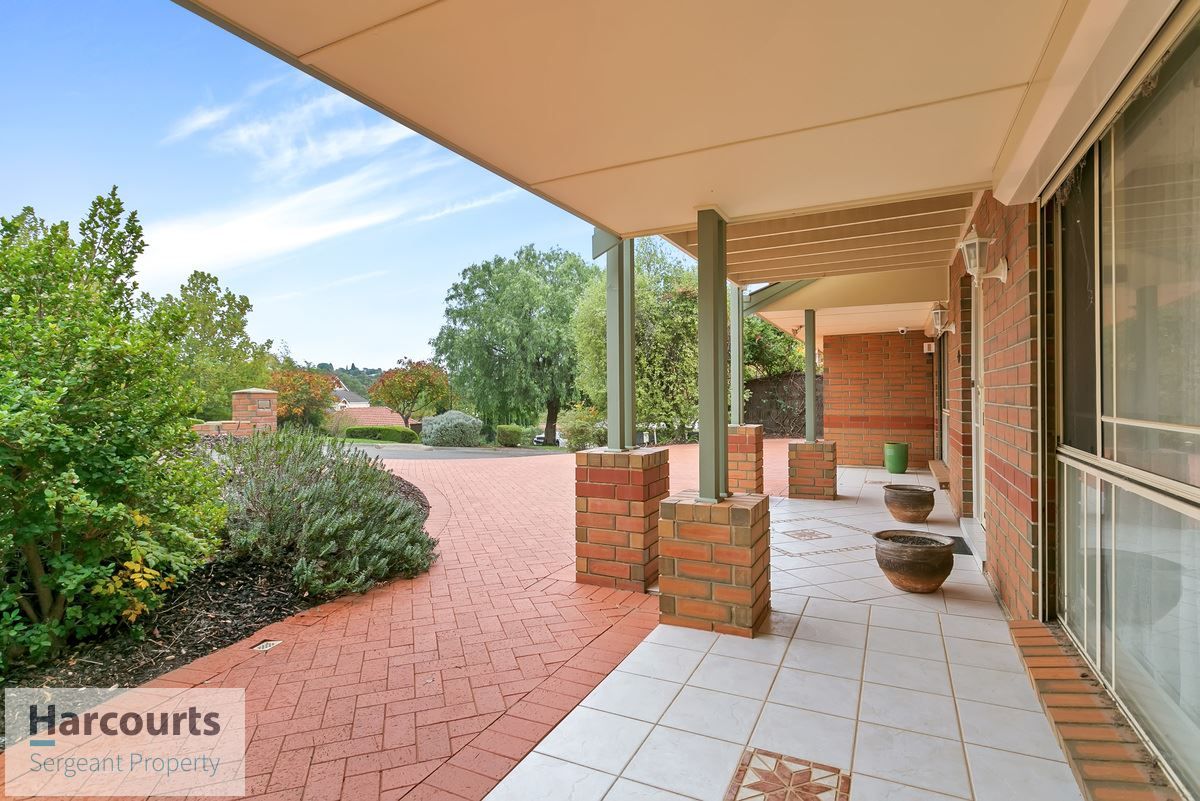 2 Blenheim Court, Golden Grove SA 5125, Image 2