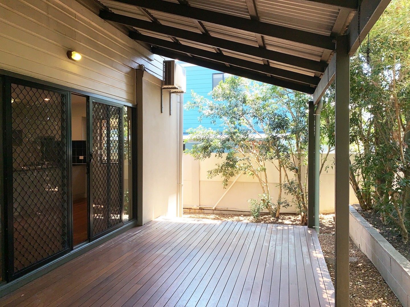 3 bedrooms Townhouse in 3/285 Riding Road BALMORAL QLD, 4171