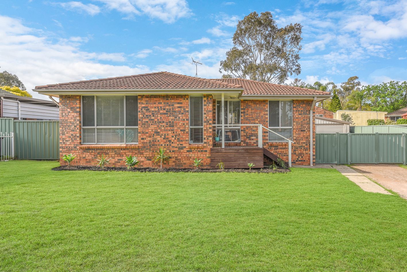 4 Crozier Street, Eagle Vale NSW 2558, Image 0