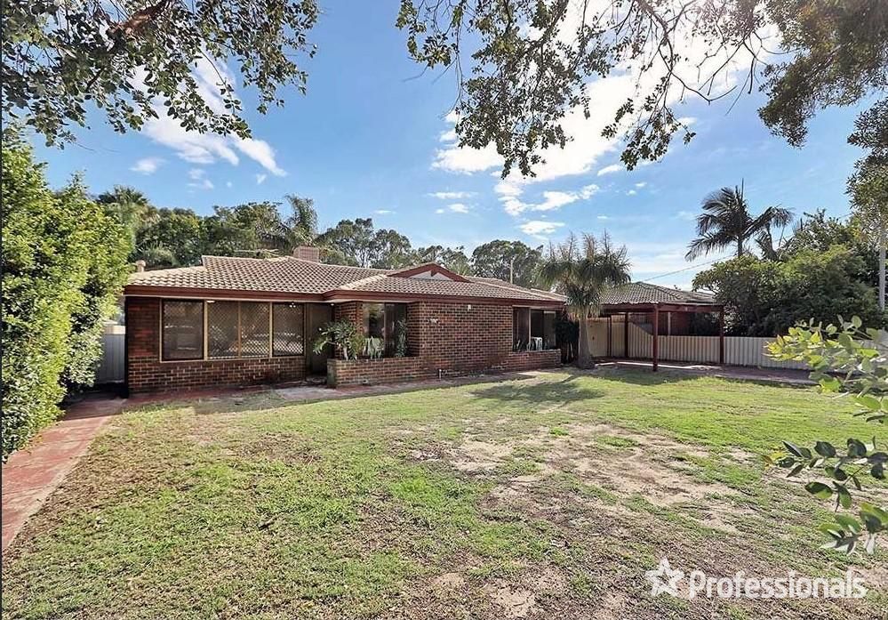 4 bedrooms House in 18 Tarata Way FORRESTFIELD WA, 6058