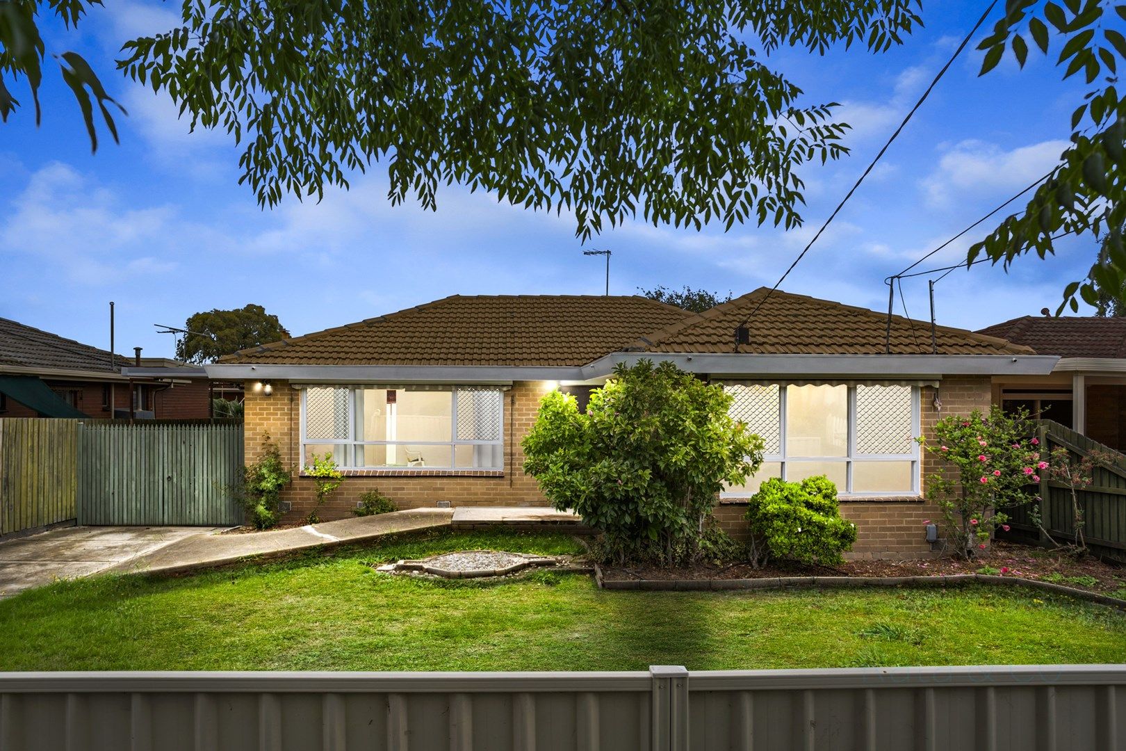 19 Pinewood Drive, Thomastown VIC 3074, Image 0