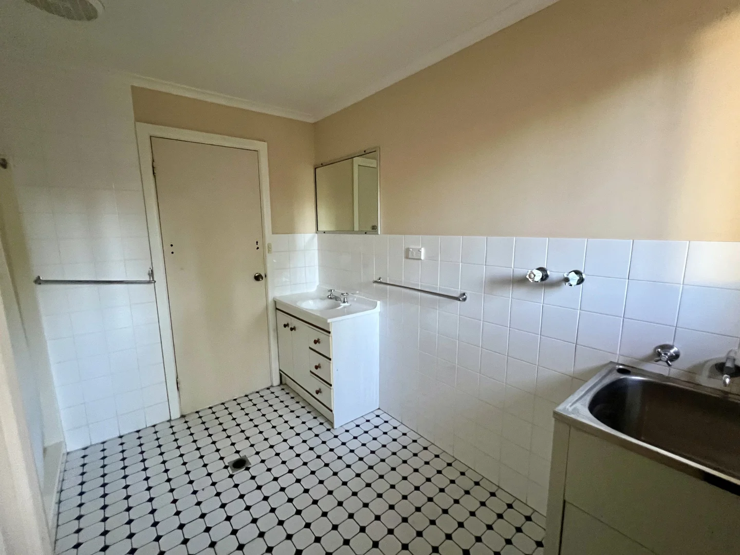 Additional image 6 of 4/32 Blackett Avenue, Young NSW 2594