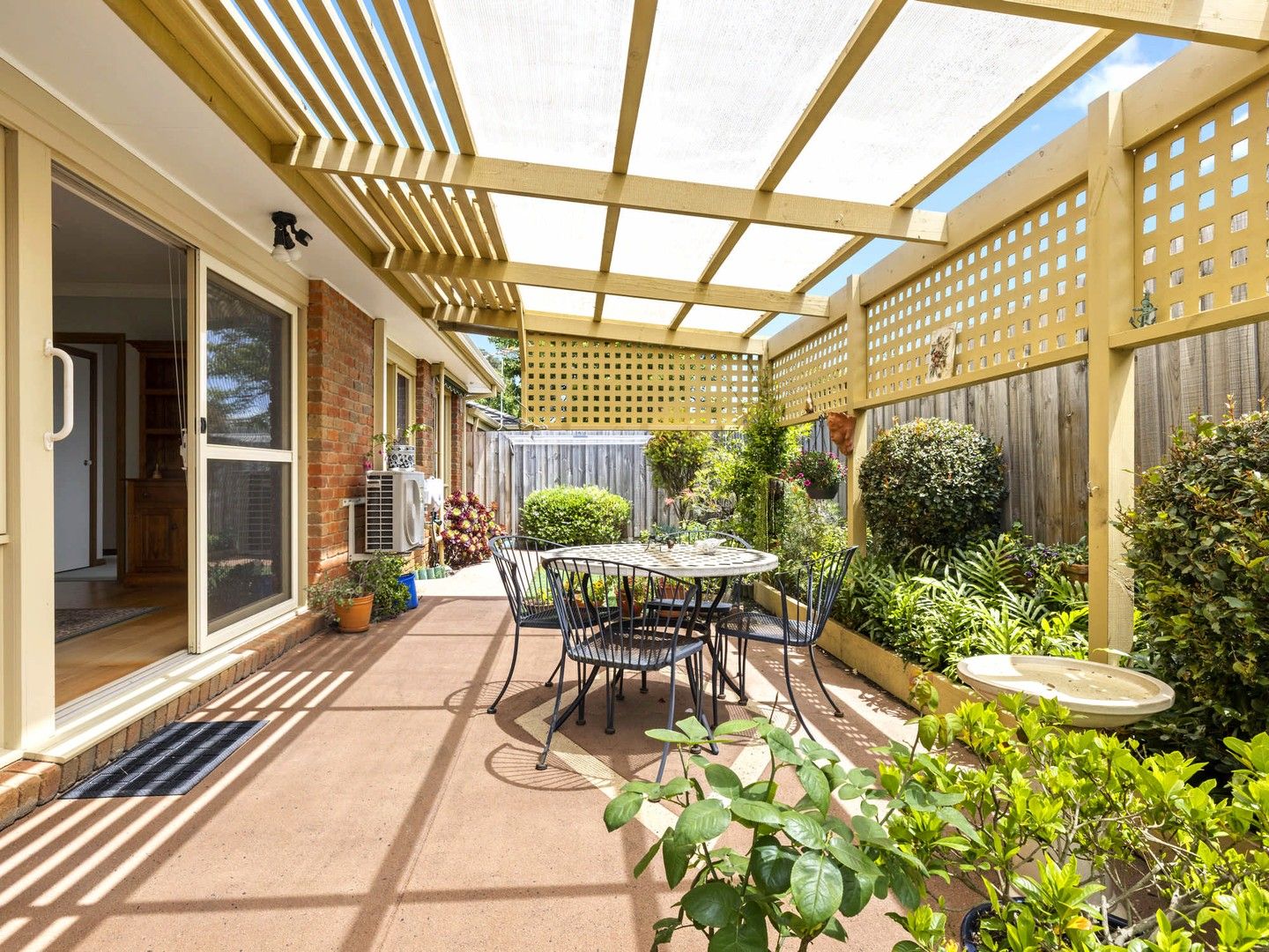3 bedrooms Villa in 2/31 Wilsons Road MORNINGTON VIC, 3931