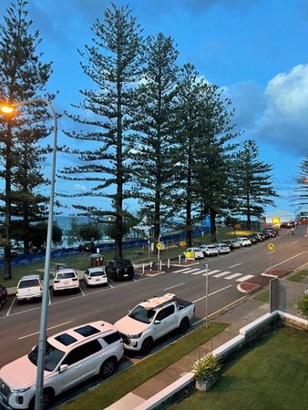 2 bedrooms Apartment / Unit / Flat in 4/24 Goodwin Terrace BURLEIGH HEADS QLD, 4220