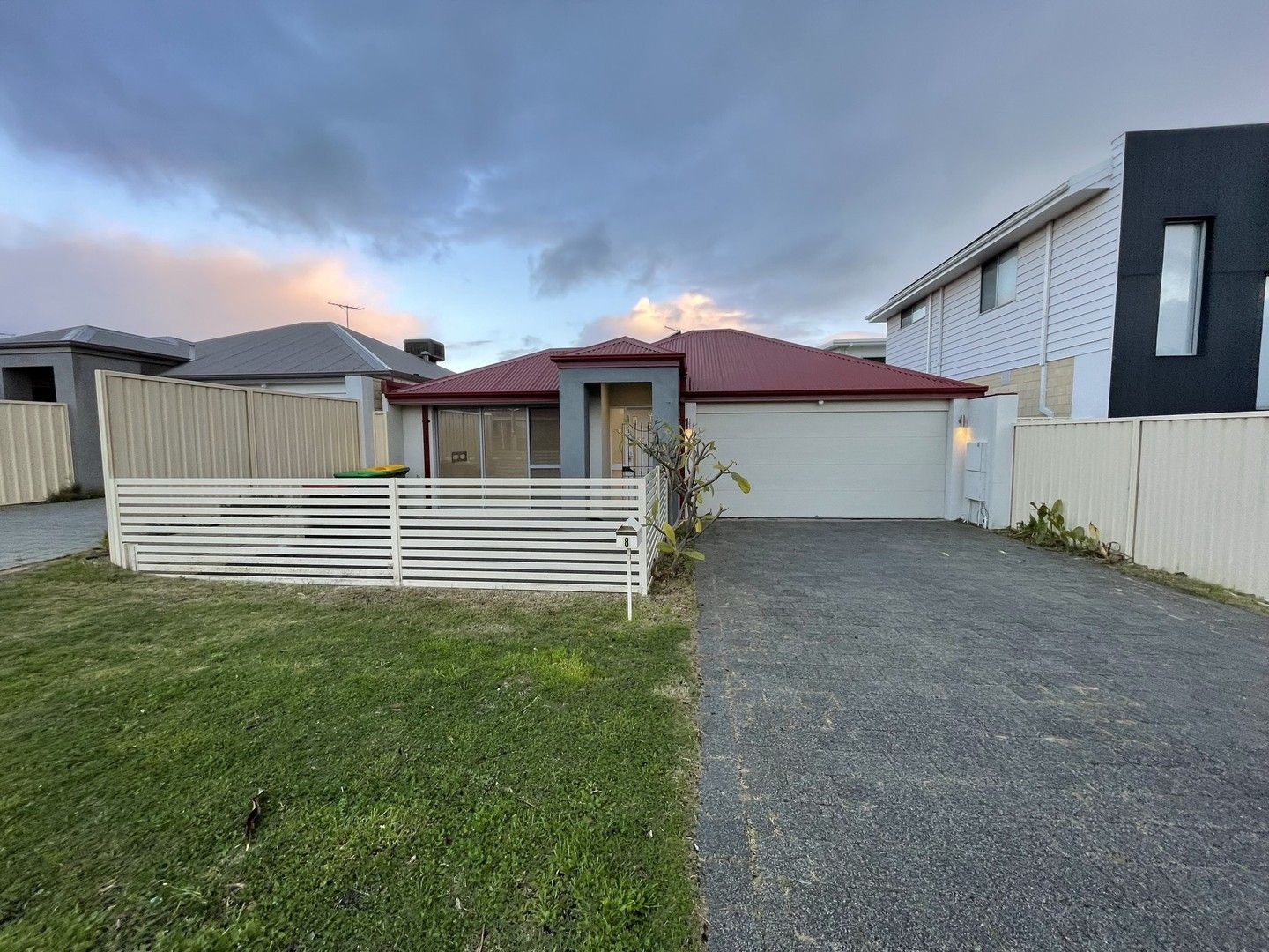 3 bedrooms House in 8 Afon Avenue SHOALWATER WA, 6169