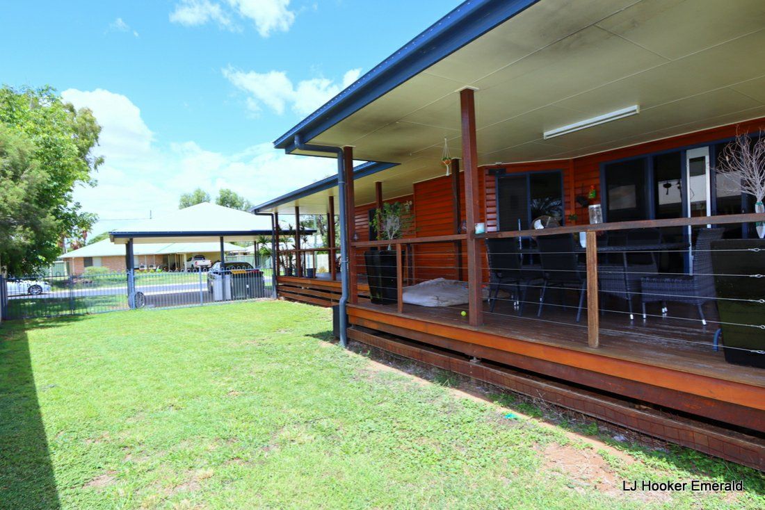 3 Cowan Crescent, Emerald QLD 4720, Image 2