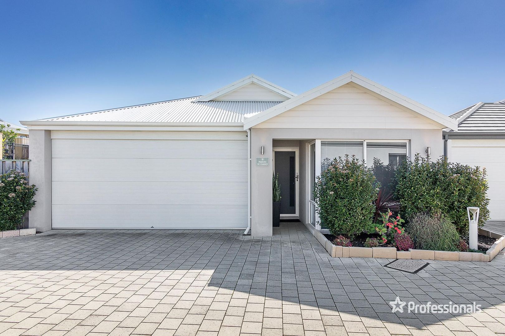 9/2 Woodstock Green, Ellenbrook WA 6069, Image 1