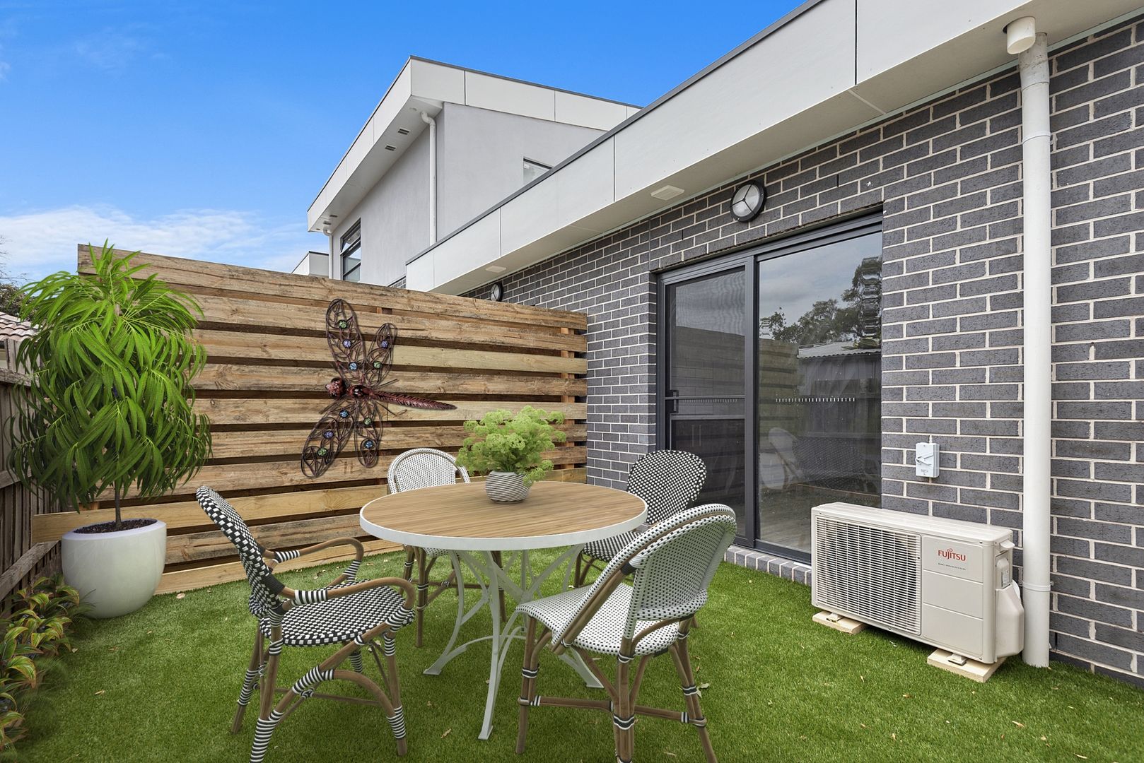 2/92 Beach Street, Frankston VIC 3199, Image 1