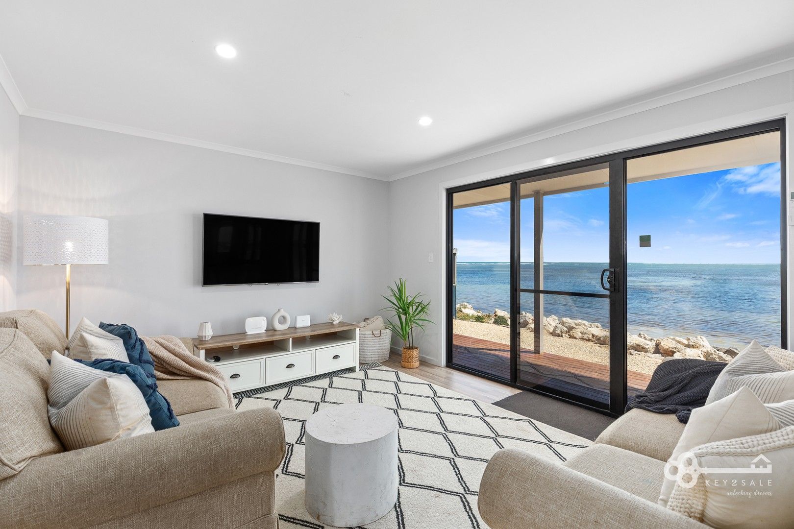 3 bedrooms House in 18 Newton Road PELICAN POINT SA, 5291