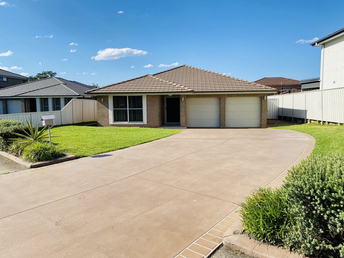 5 bedrooms House in 4 Cassandra Place COLYTON NSW, 2760