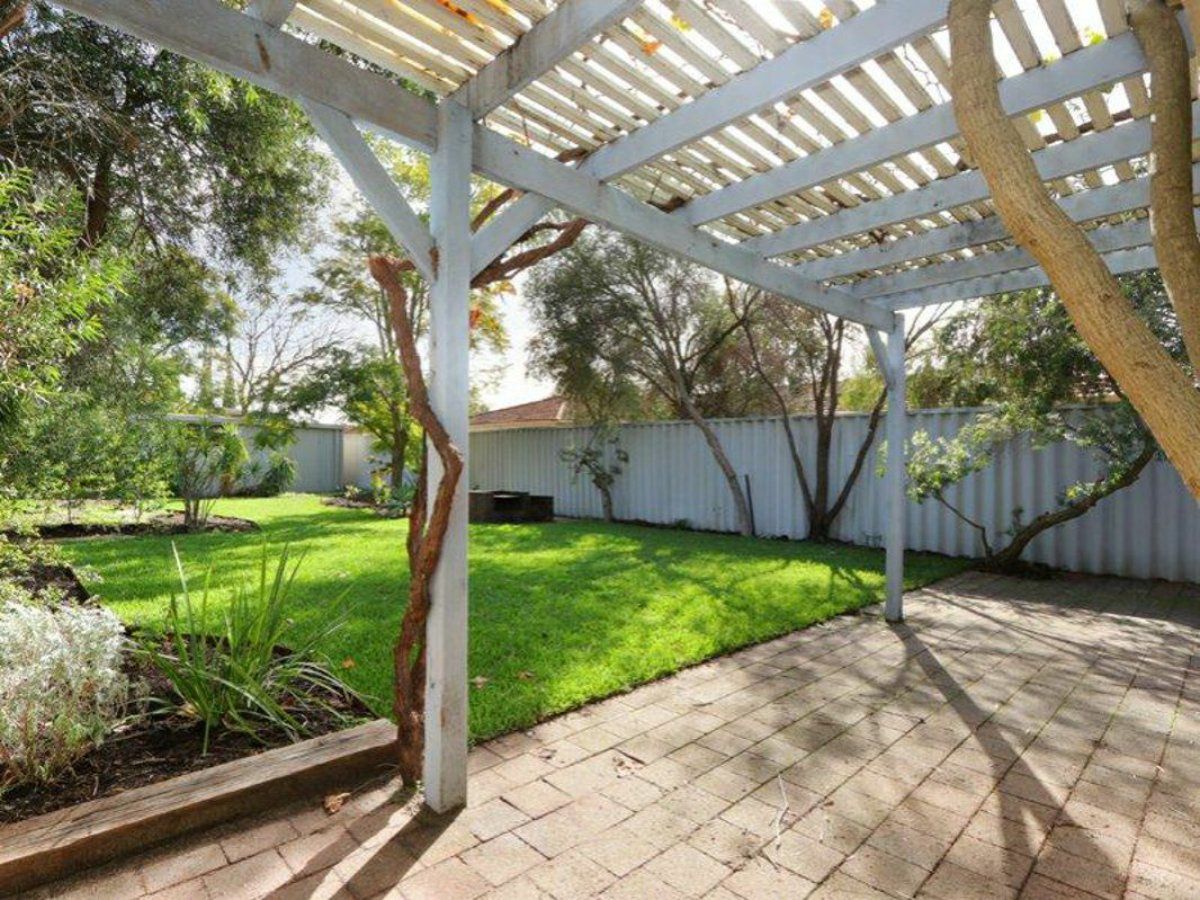 2 bedrooms House in 27 Tuam Street VICTORIA PARK WA, 6100