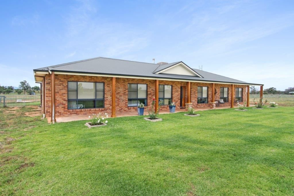 391 Country Road, Tamworth NSW 2340, Image 0