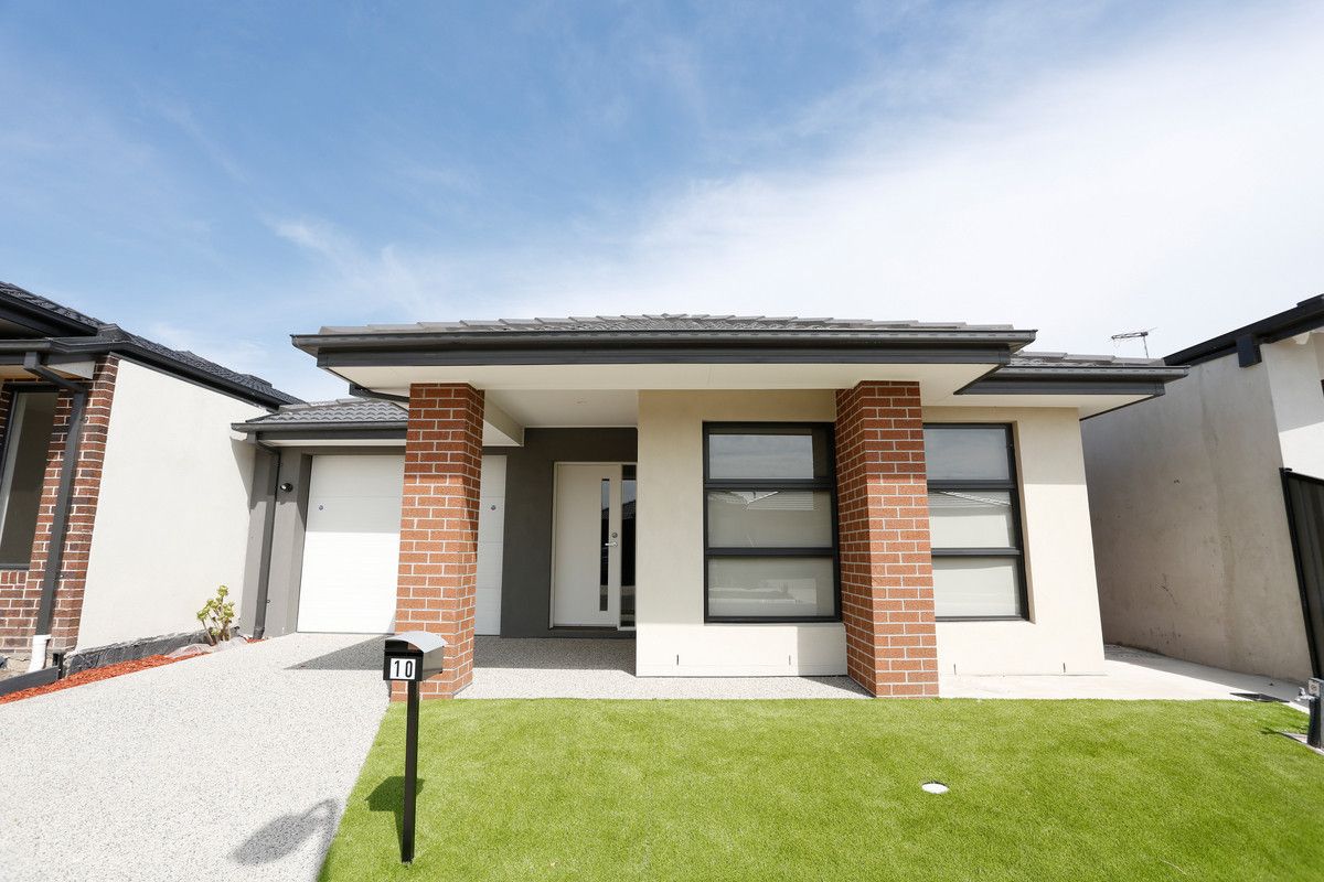 3 bedrooms House in 10 Rialto Circuit CRAIGIEBURN VIC, 3064