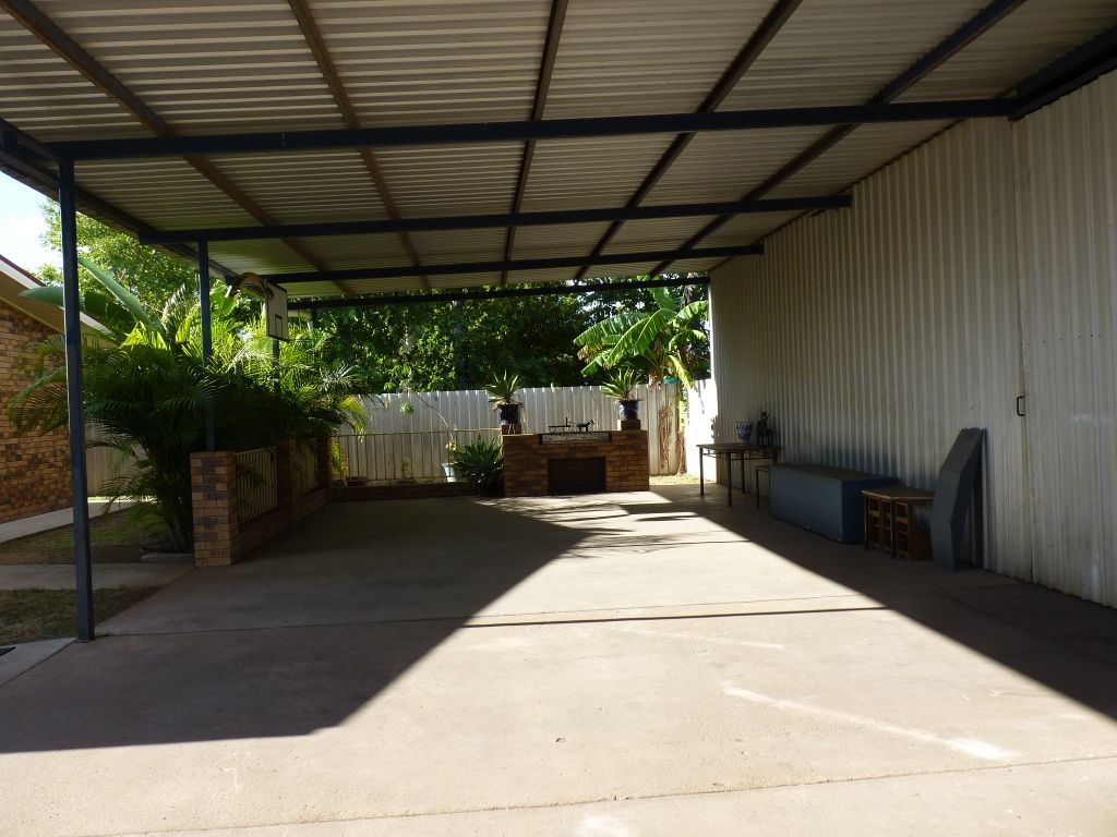 8 Hill Street, St George QLD 4487, Image 2