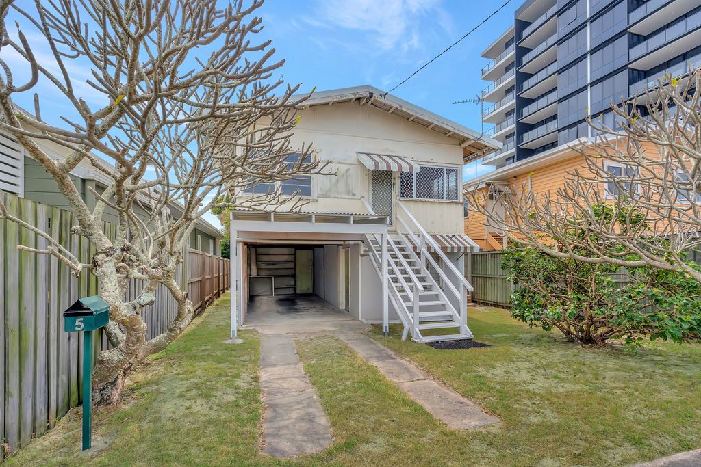 5 Bondi Avenue, Mermaid Beach QLD 4218, Image 0