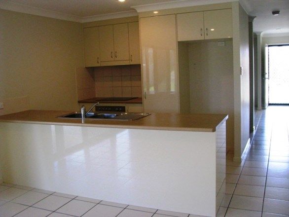 7 Aloe Street, Yamanto QLD 4305, Image 2