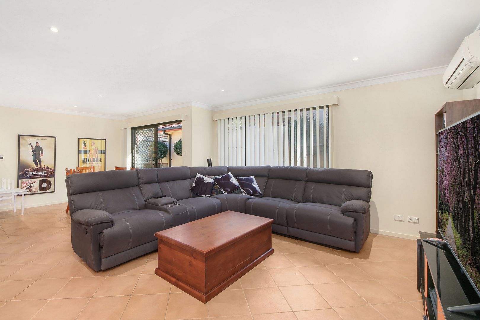 2/27 Warrigal Street, Blackwall NSW 2256, Image 2