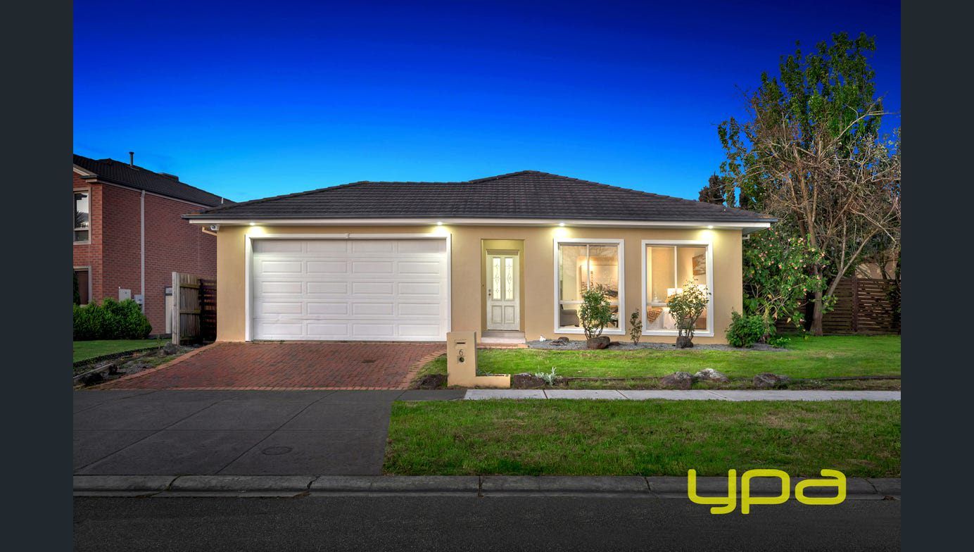 5 bedrooms House in 6 Wilona Way BERWICK VIC, 3806