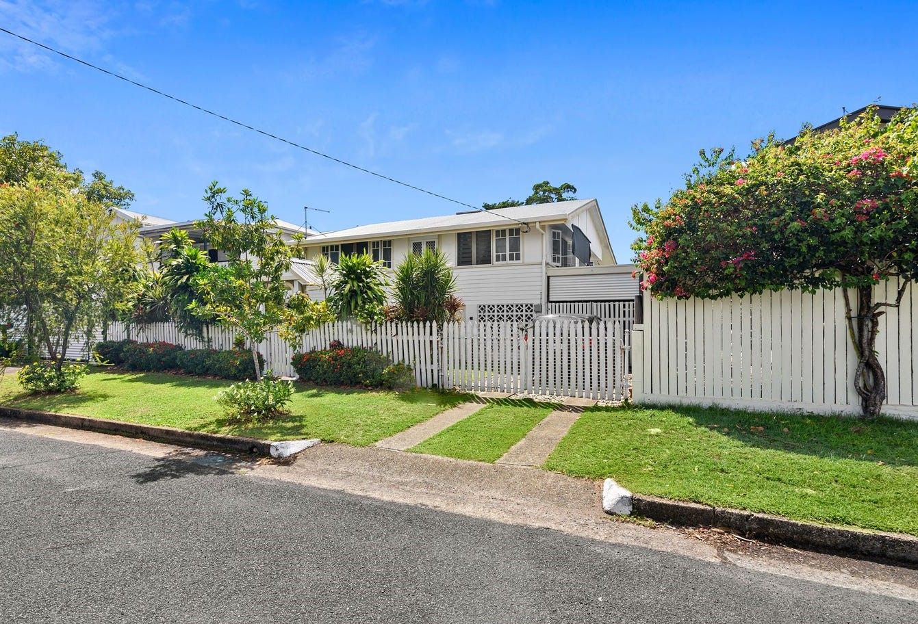 3 bedrooms House in 13 Joan Street BUNGALOW QLD, 4870