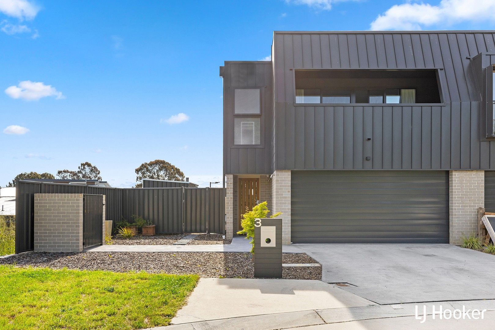 3 bedrooms Townhouse in 3 Ehrlich Circuit WATSON ACT, 2602