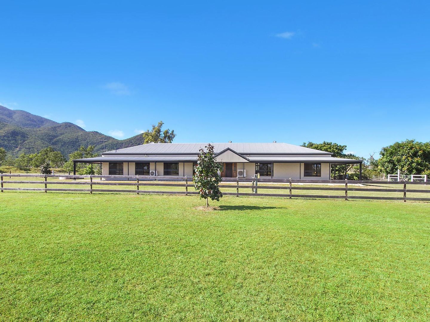 242 Mountview Drive, Toonpan QLD 4816, Image 1