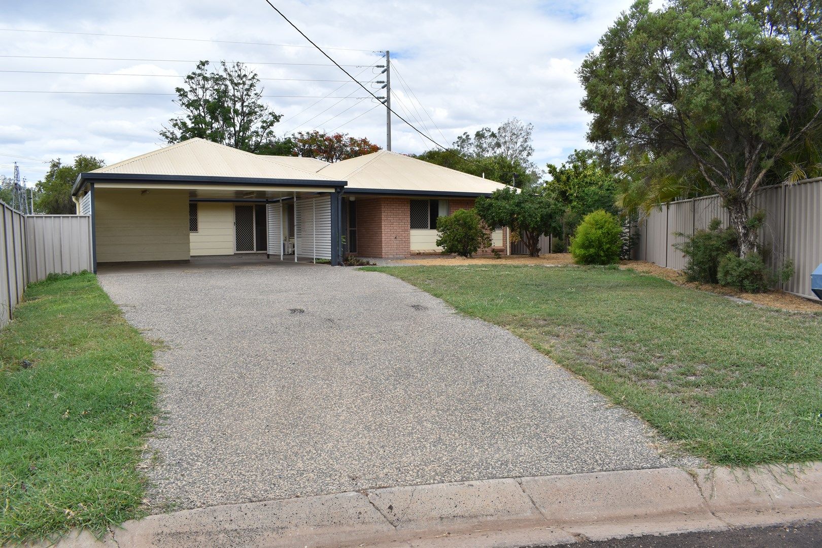 4 bedrooms House in 7 Peggy Court EMERALD QLD, 4720
