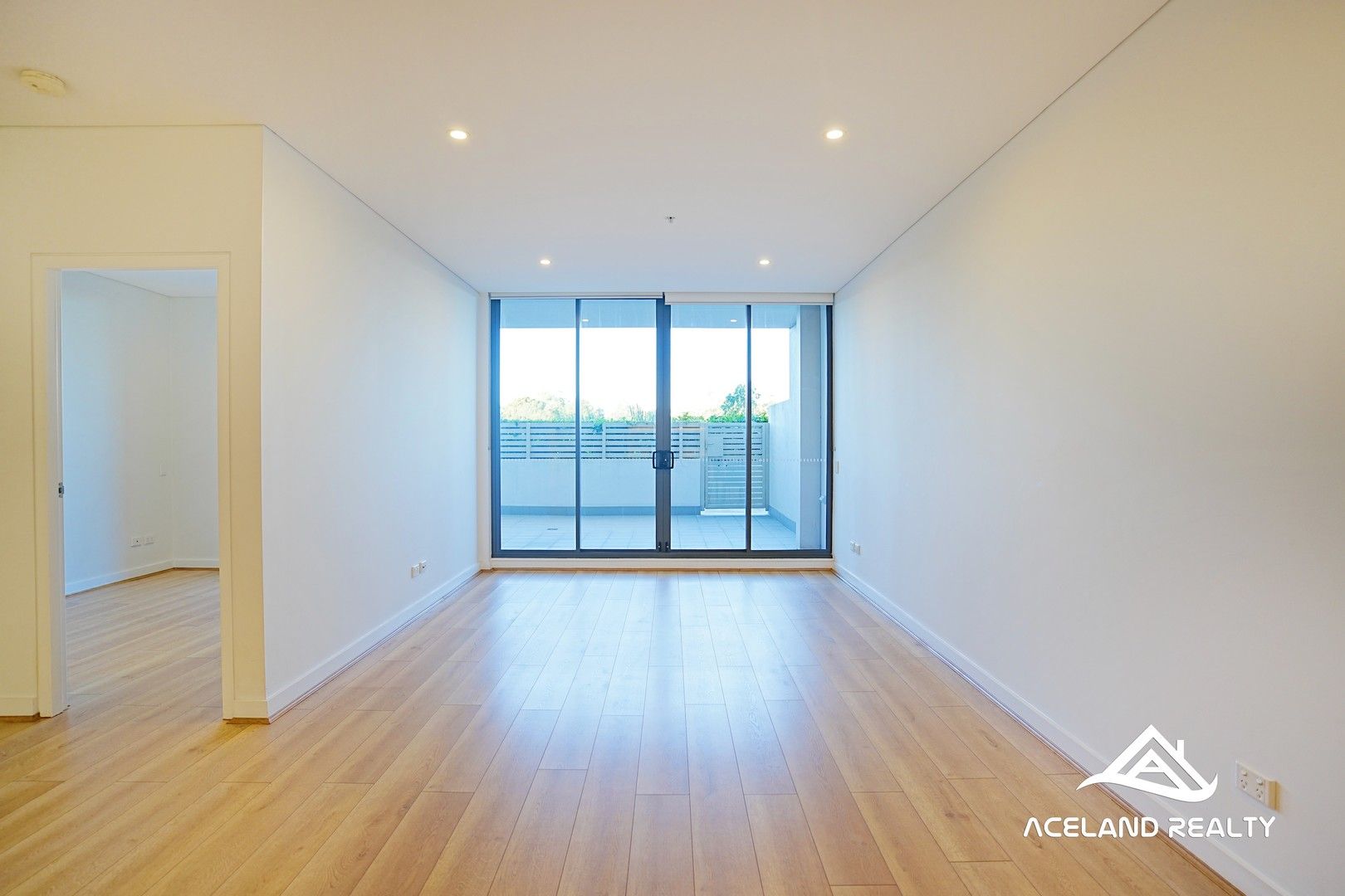 3 bedrooms Apartment / Unit / Flat in 219/20 Chisholm Street WOLLI CREEK NSW, 2205