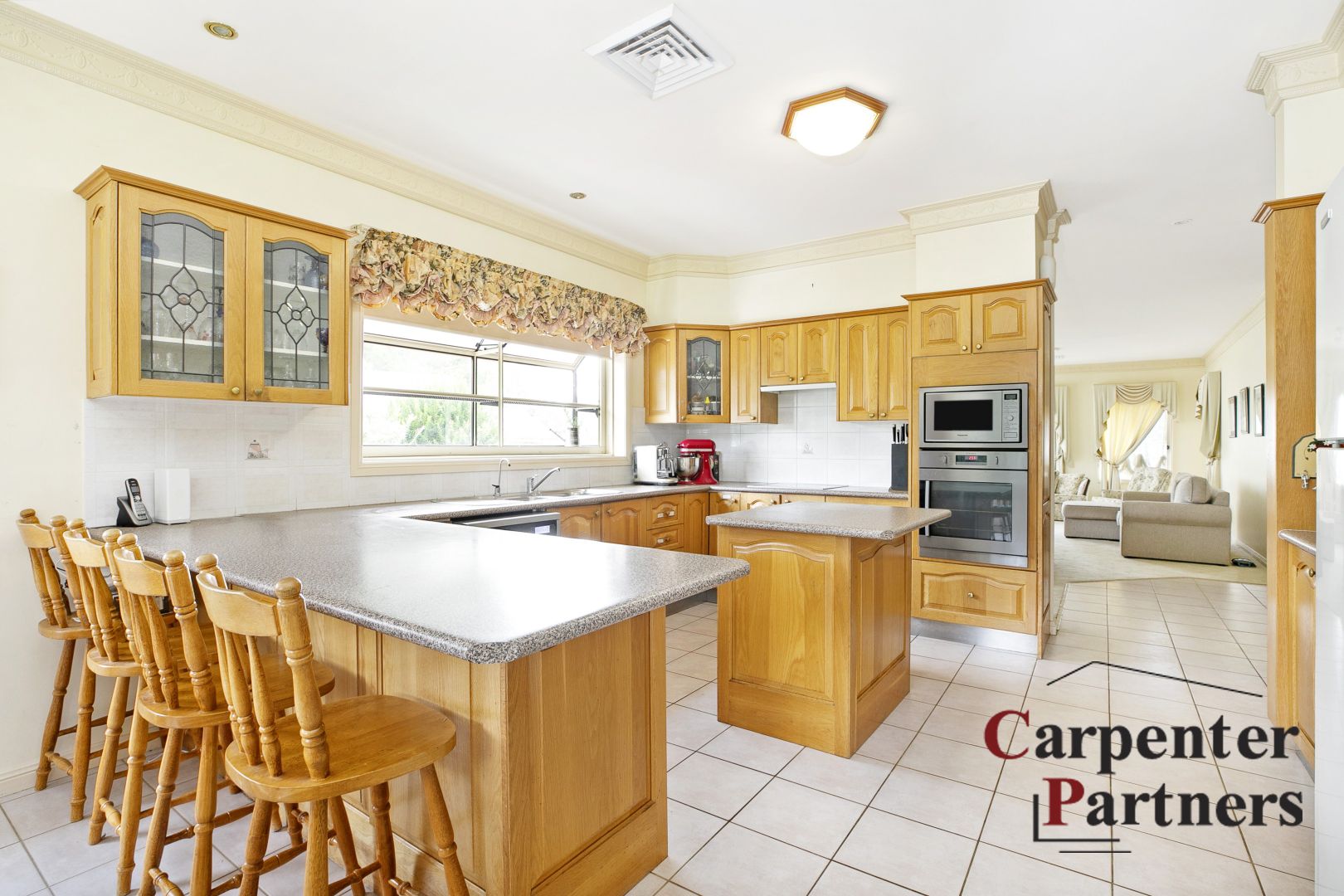 33 Benwerrin Crescent, Grasmere NSW 2570, Image 1