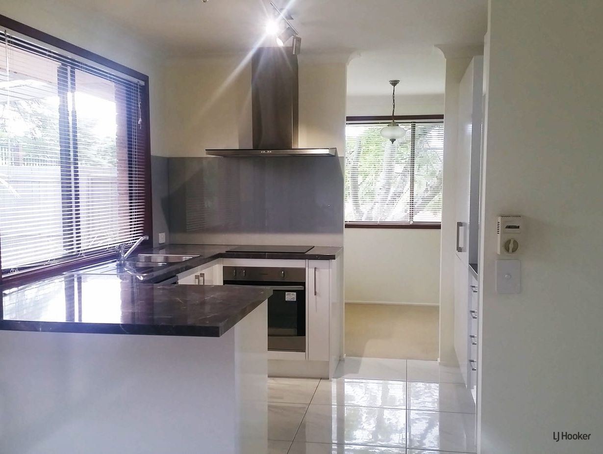 4 bedrooms House in 16 Pocock Court CURRUMBIN WATERS QLD, 4223