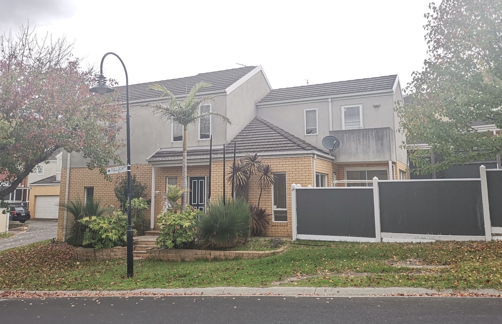 3 bedrooms House in 14 Tulloch Grove GLEN WAVERLEY VIC, 3150