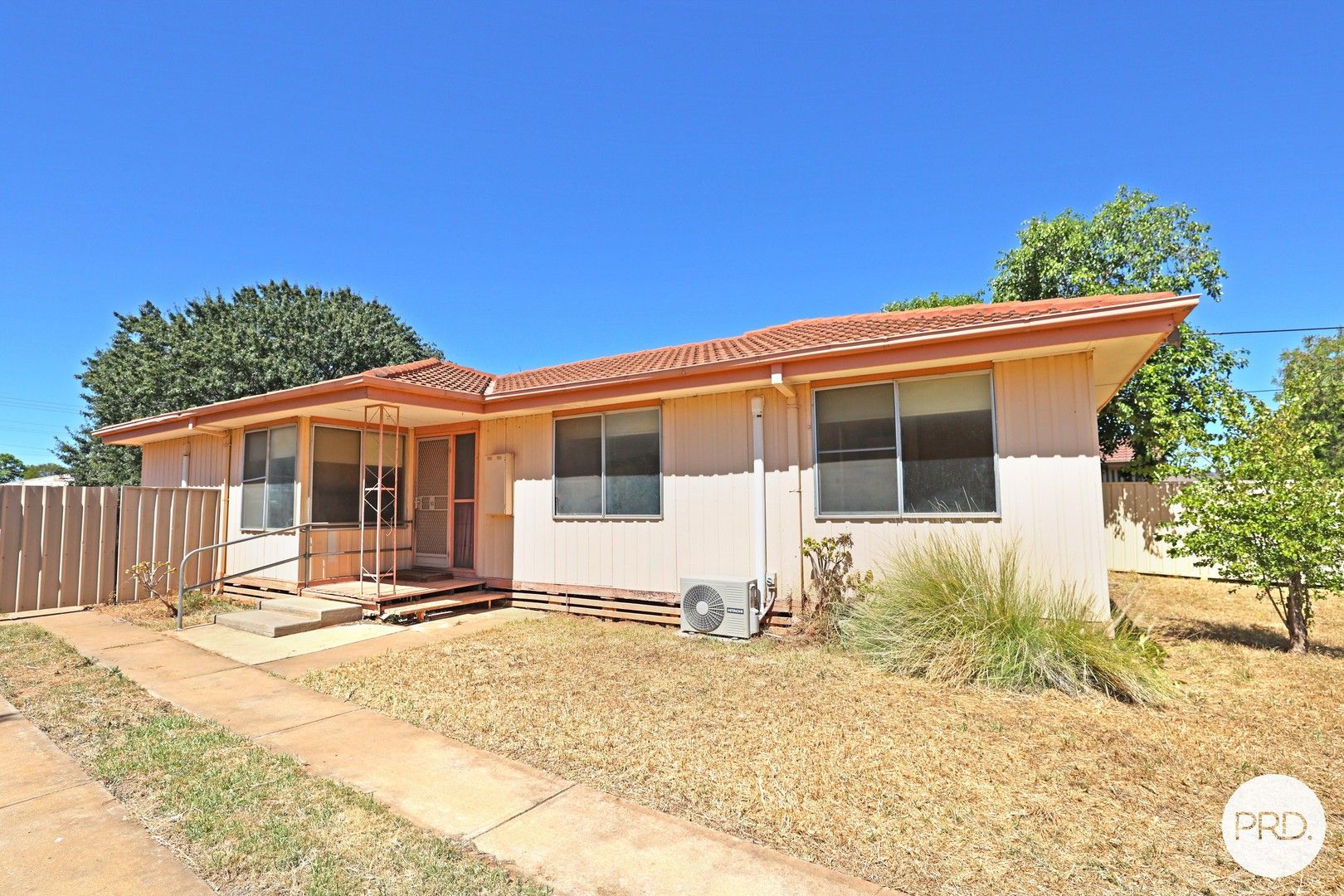 3 bedrooms House in 10 Alkira Place MILDURA VIC, 3500