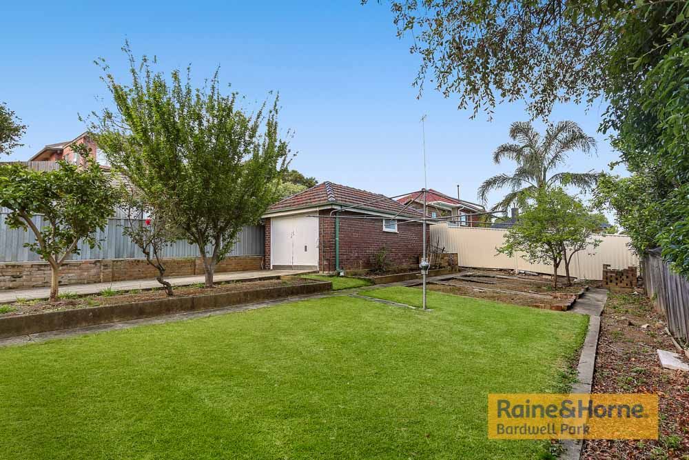 12 Bobadah Street, Kingsgrove NSW 2208, Image 2