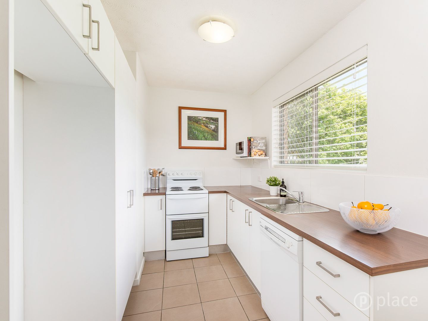 1/10 Dunlop Tce, Corinda QLD 4075, Image 2