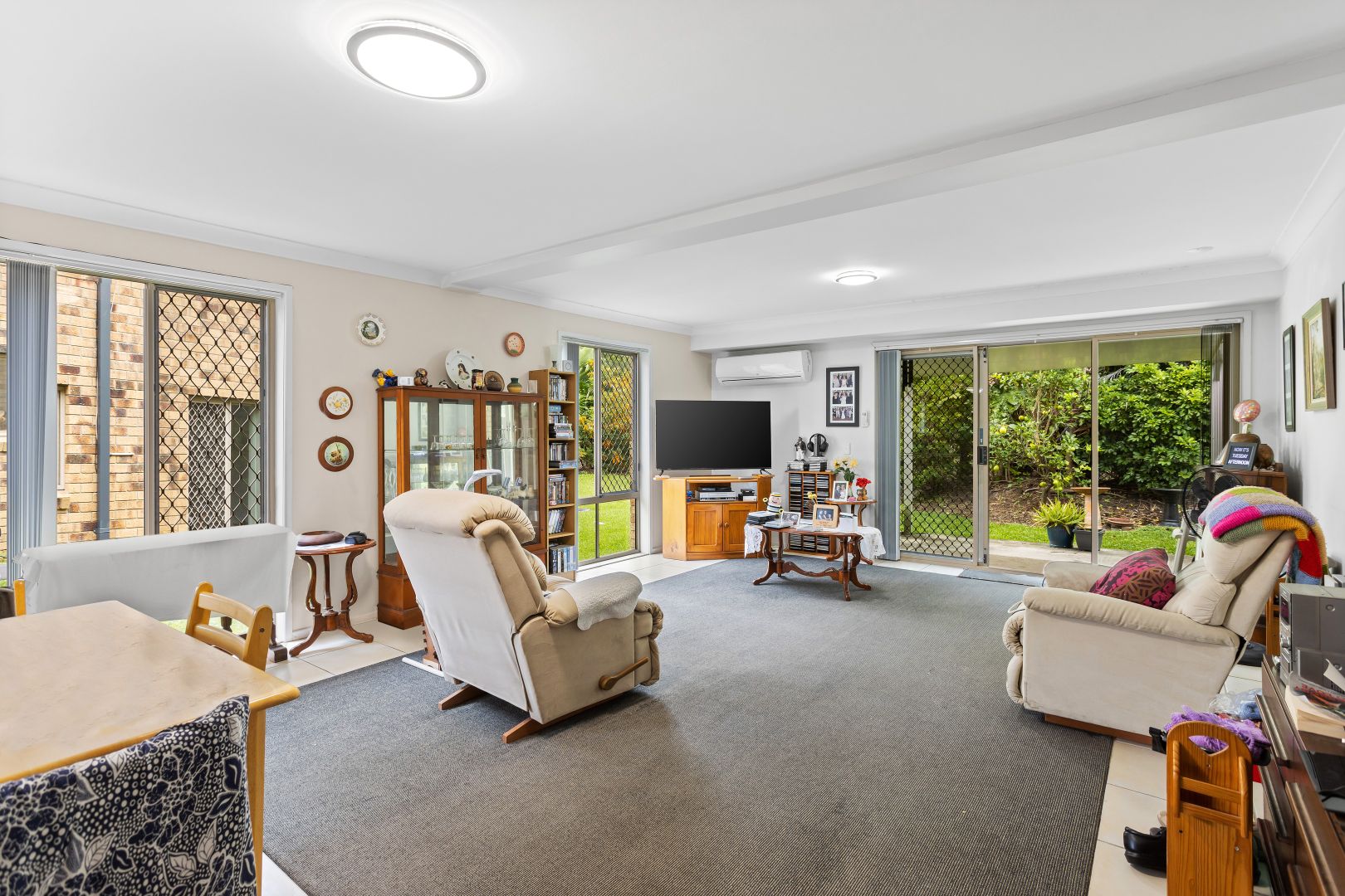 25/11 Waterford Court, Bundall QLD 4217, Image 2