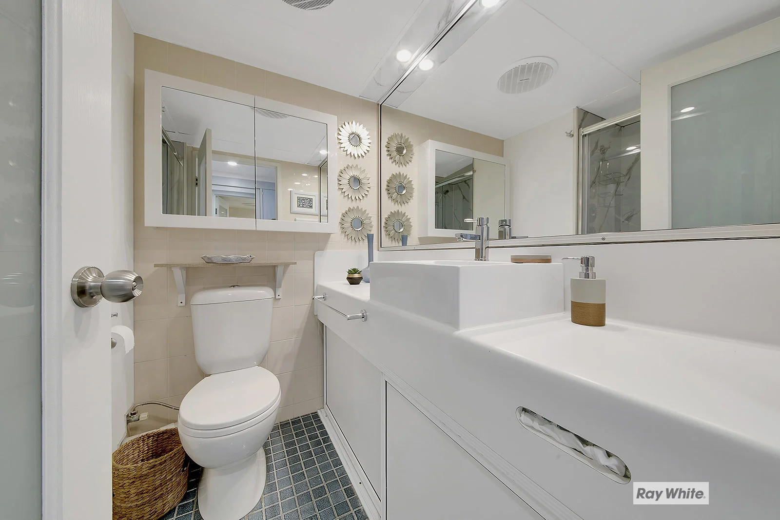 Additional image 8 of 302/4 Adelaide Street, Yeppoon QLD 4703