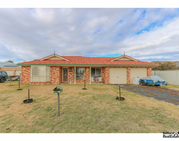 11 Locke Street, Raglan NSW 2795